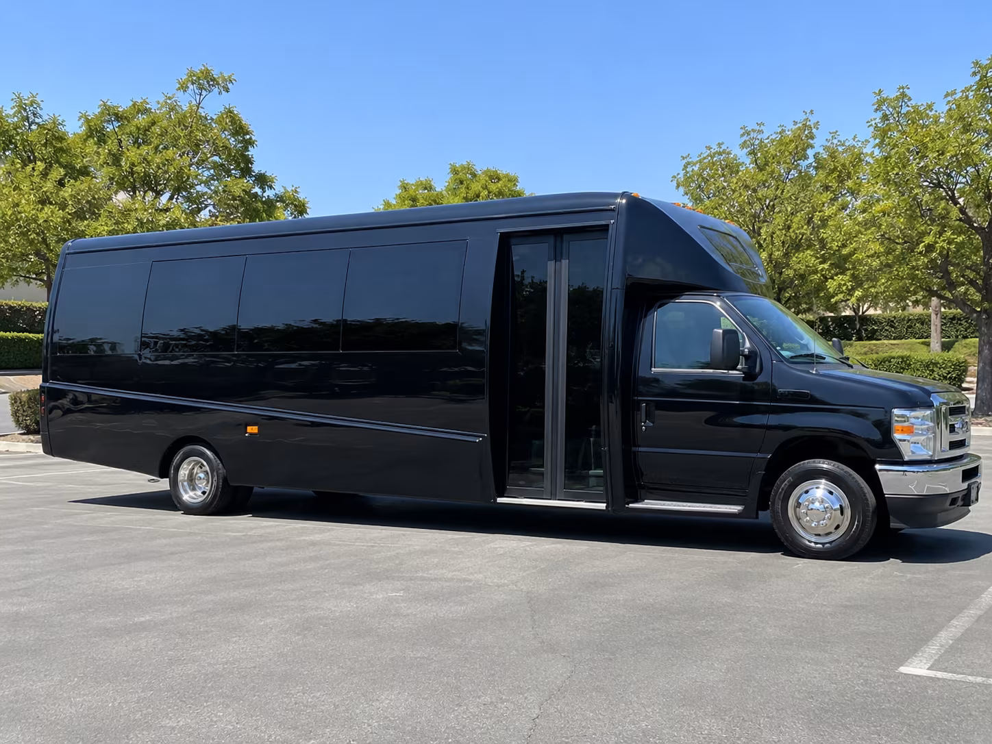 minibuses for san francisco wedding party pickup and photo runs